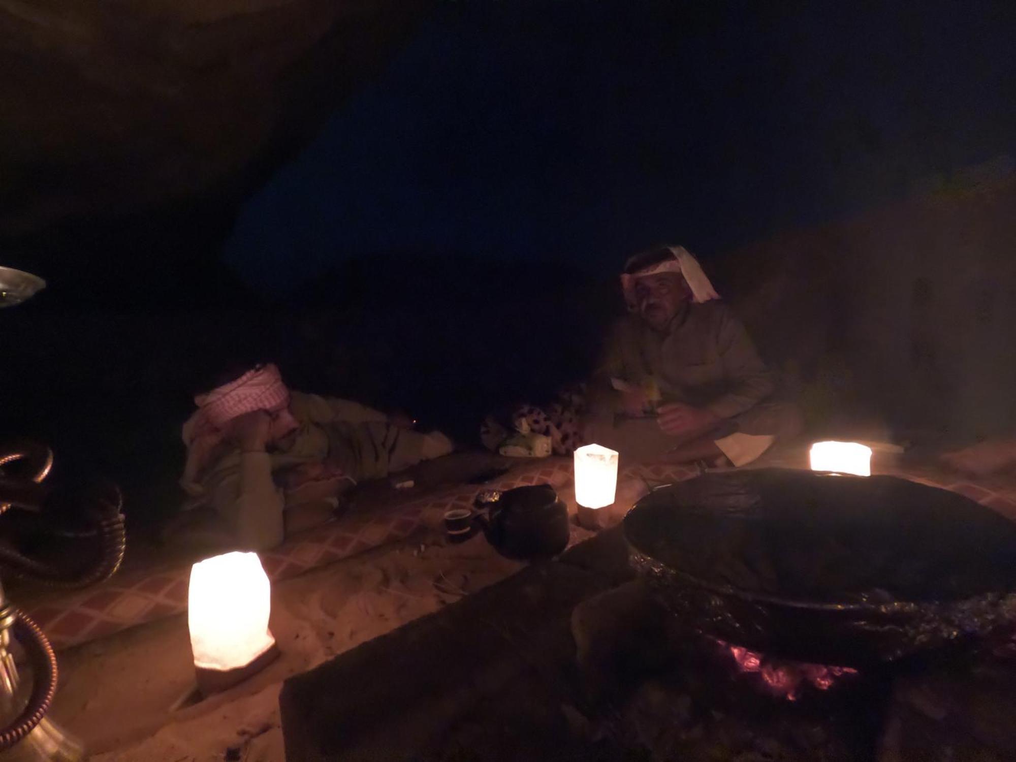 Stargazing Camp & Tours Hotell Wadi Rum Exteriör bild